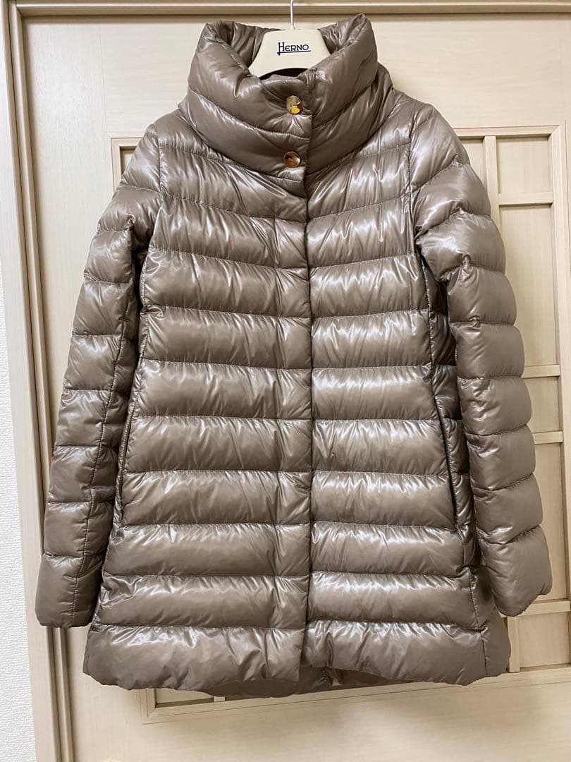 値下げ！HERNO ヘルノ ICONICO アメリア グレージュ 36