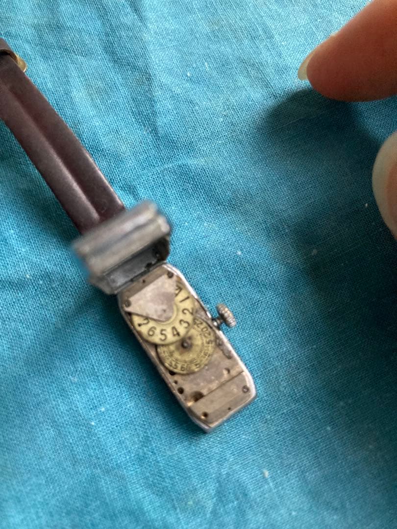 戦前　アールデコ　腕時計　FINORA スイス製　ジャンピングアワー　ジャンク品