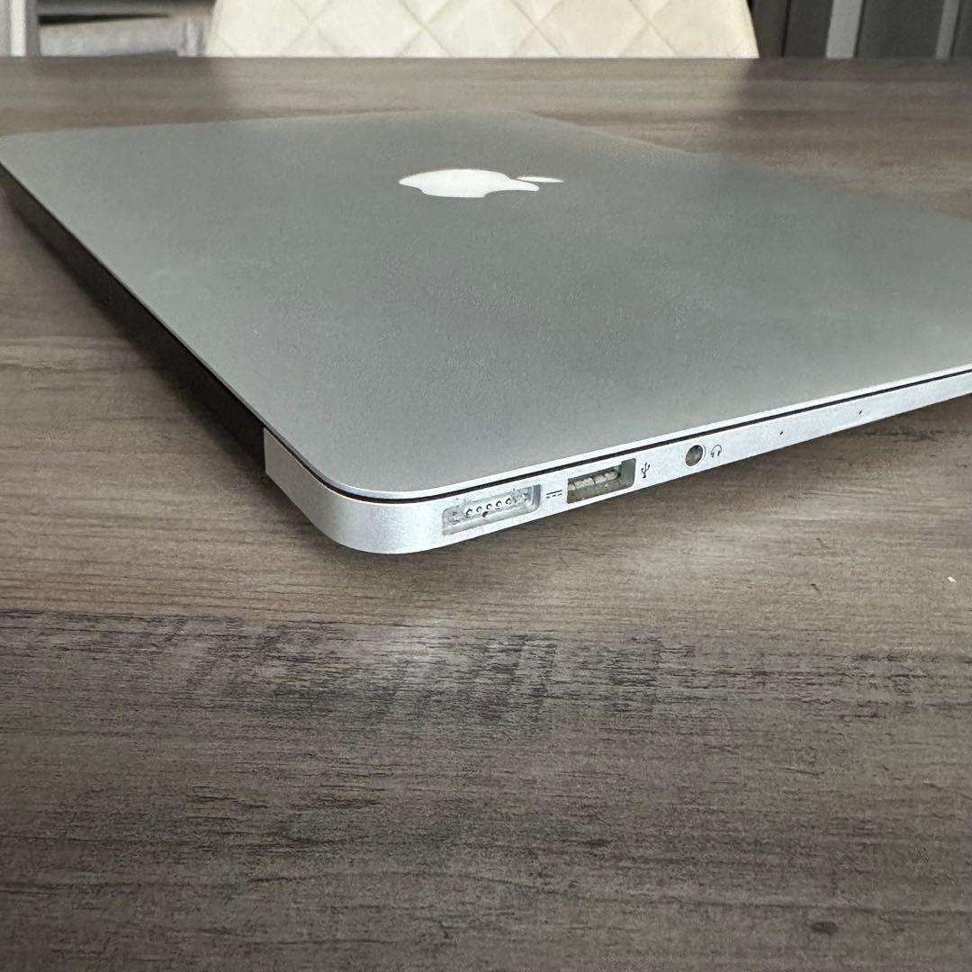動作OK MacBook Air 13 2015 i5 8GB 128GB