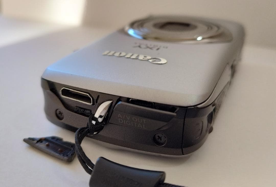 Canon IXY DIGITAL 930 IS　難あり　動作確認済み