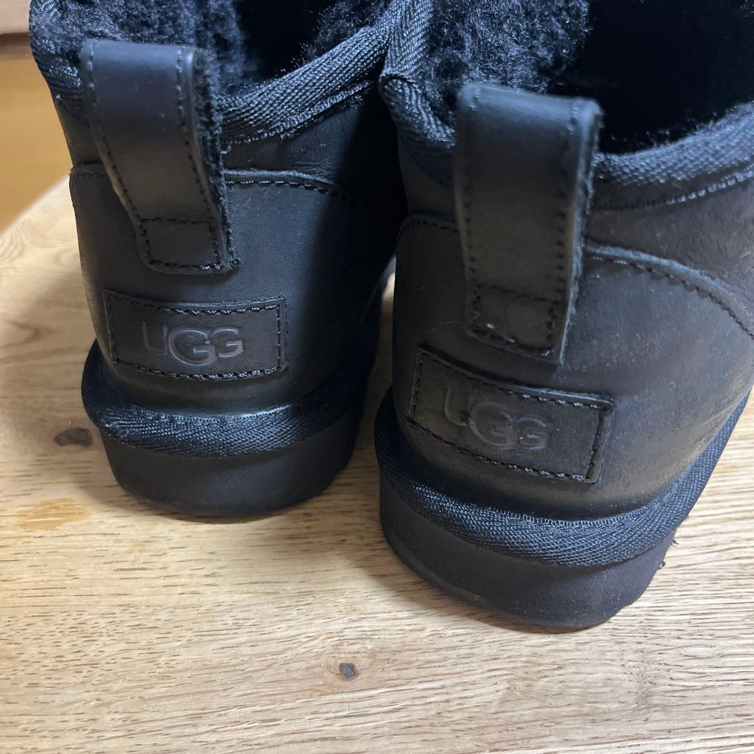 28,600円！完売 新作UGGクラシック ウルトラミニレザー本革