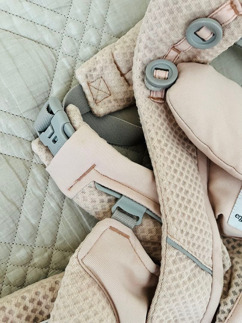 さえエルゴベビーオムニブリーズピンククォーツ