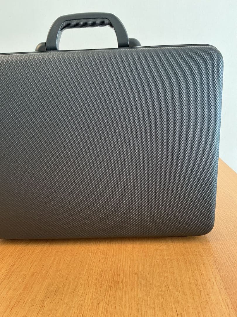 ☆新品未使用　サムソナイト　アタッシュケース　送料無料！