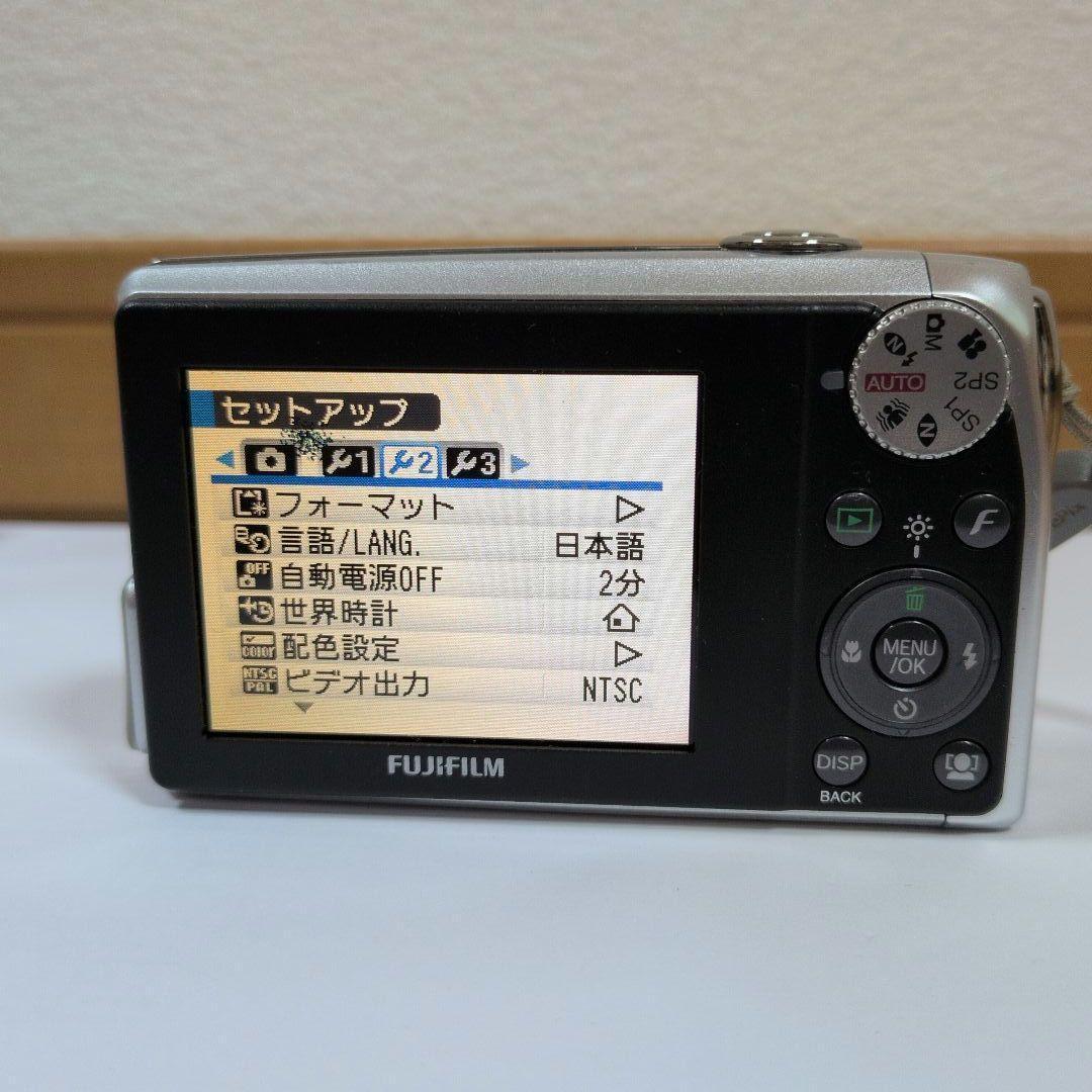 Fujifilm FinePix F40fd シルバー 8.3メガピクセル