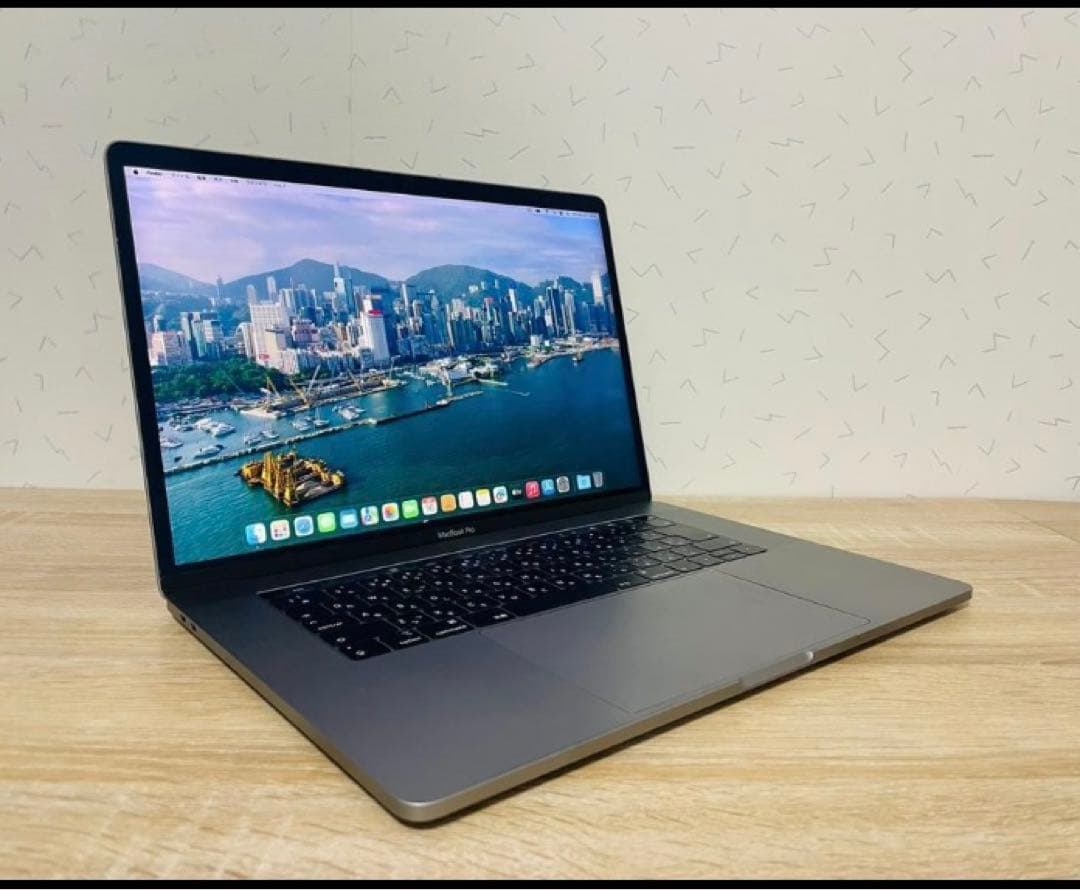 MacBook Pro i7 メモリ16GB Touchbar Mac