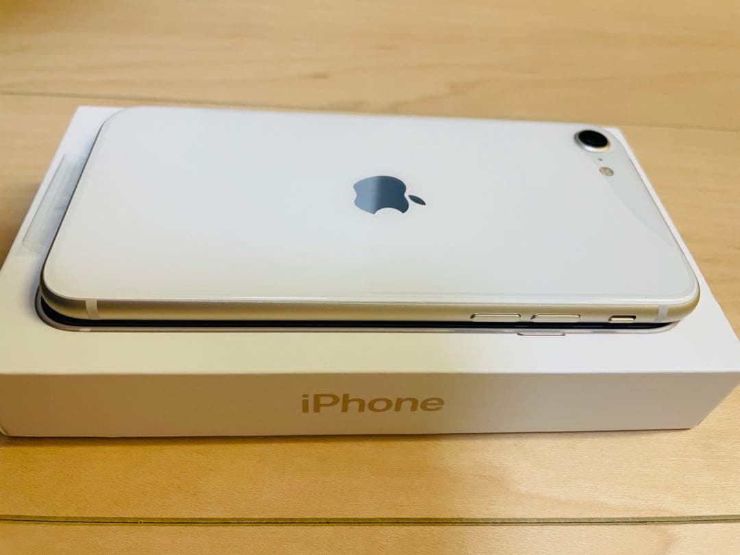 iPhone SE 第3世代 SE3 64GB スターライト初期フィルム付　本体
