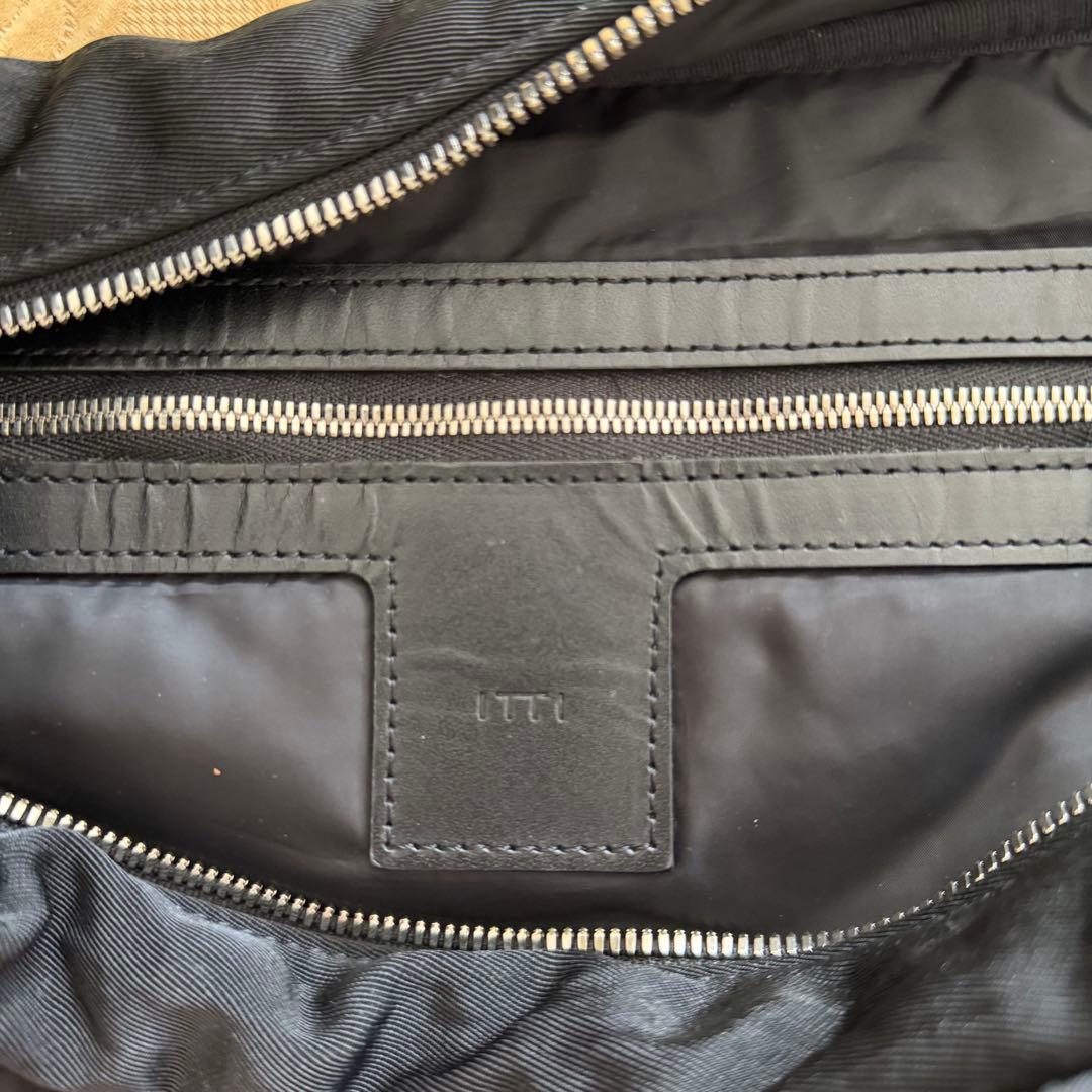 バッグ ITTI ANNIE PUFFER TOWN MOON BAG