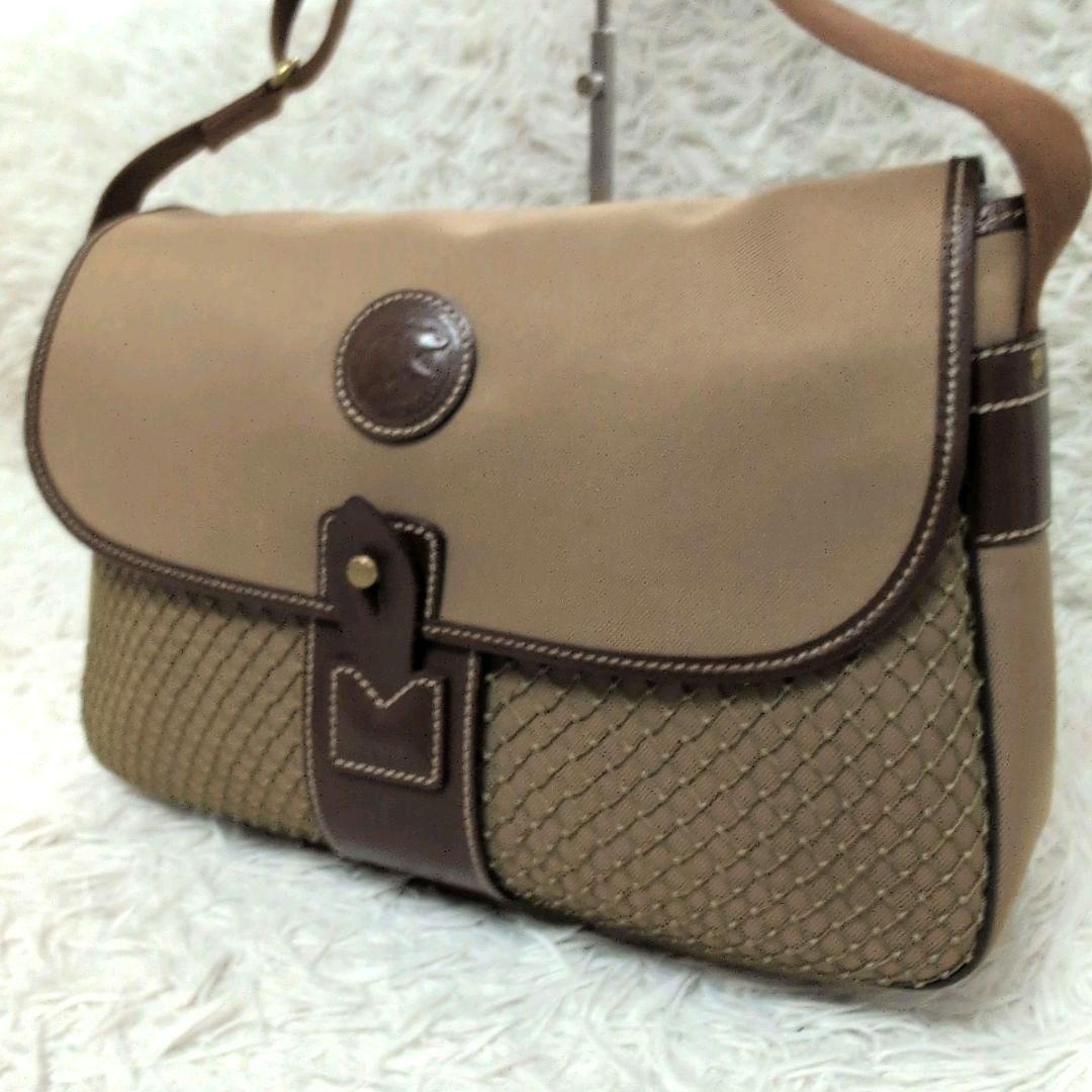 美品 A4可✨️ハンティングワールド サファリトゥデイ メッセンジャーバッグ