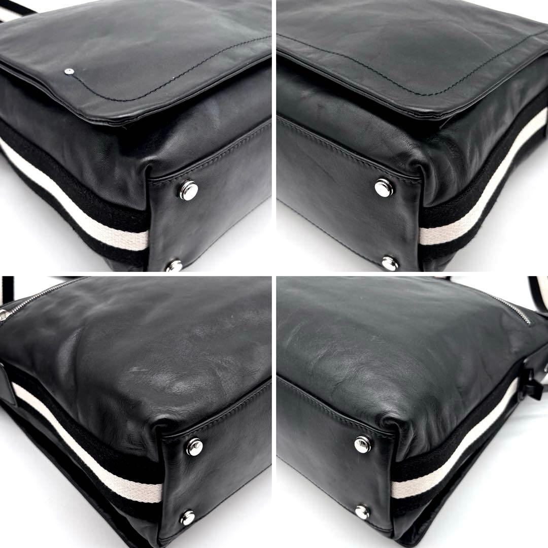 ✨良品✨バリー　メッセンジャーバッグ　トレスポ　A4可　レザー　南京錠