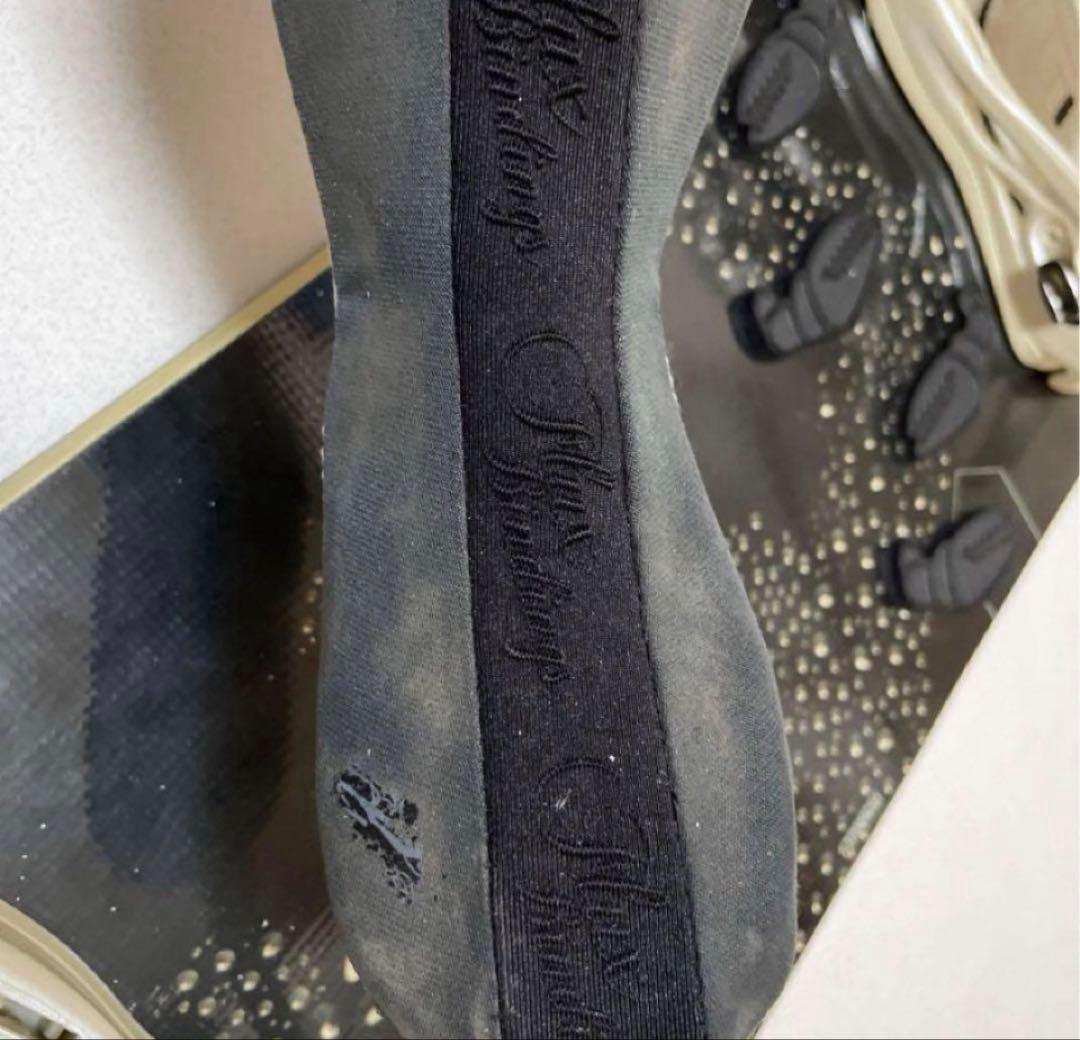 お正月特価‼️YESブラック系スノーボード FLUXホワイトバインディング