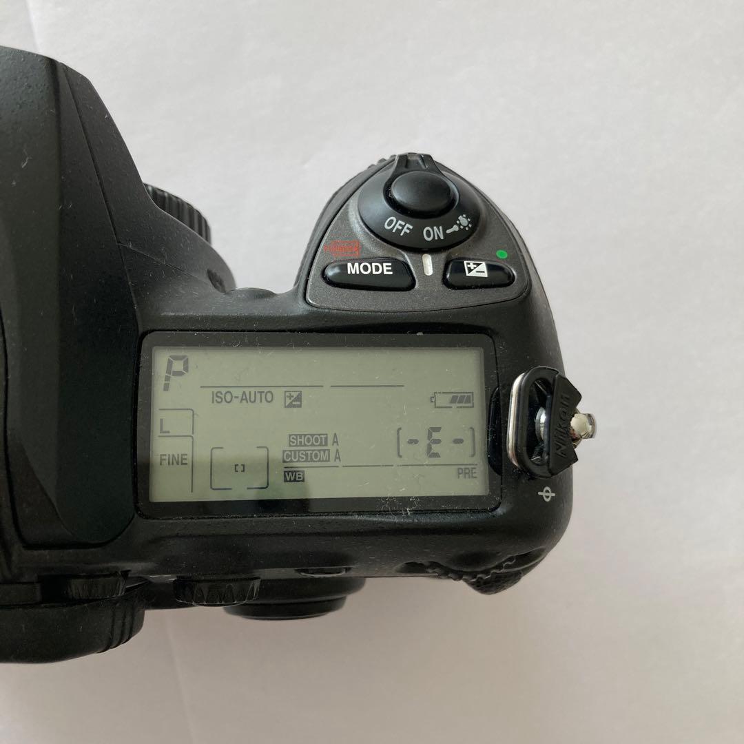 美品　Nikon D200 ニコン　総ショット数少CCD グリップベタつき無し