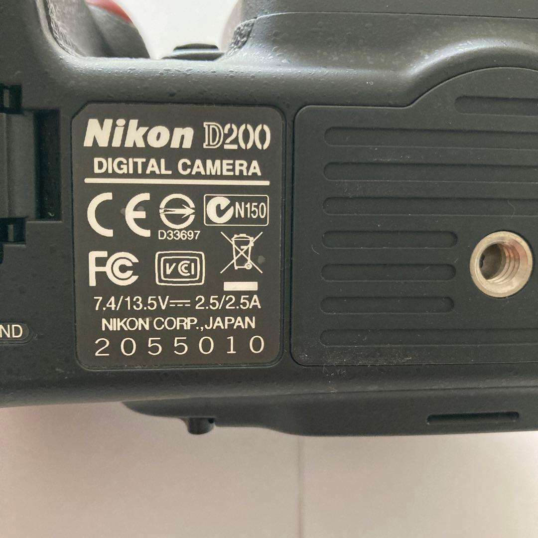 美品　Nikon D200 ニコン　総ショット数少CCD グリップベタつき無し