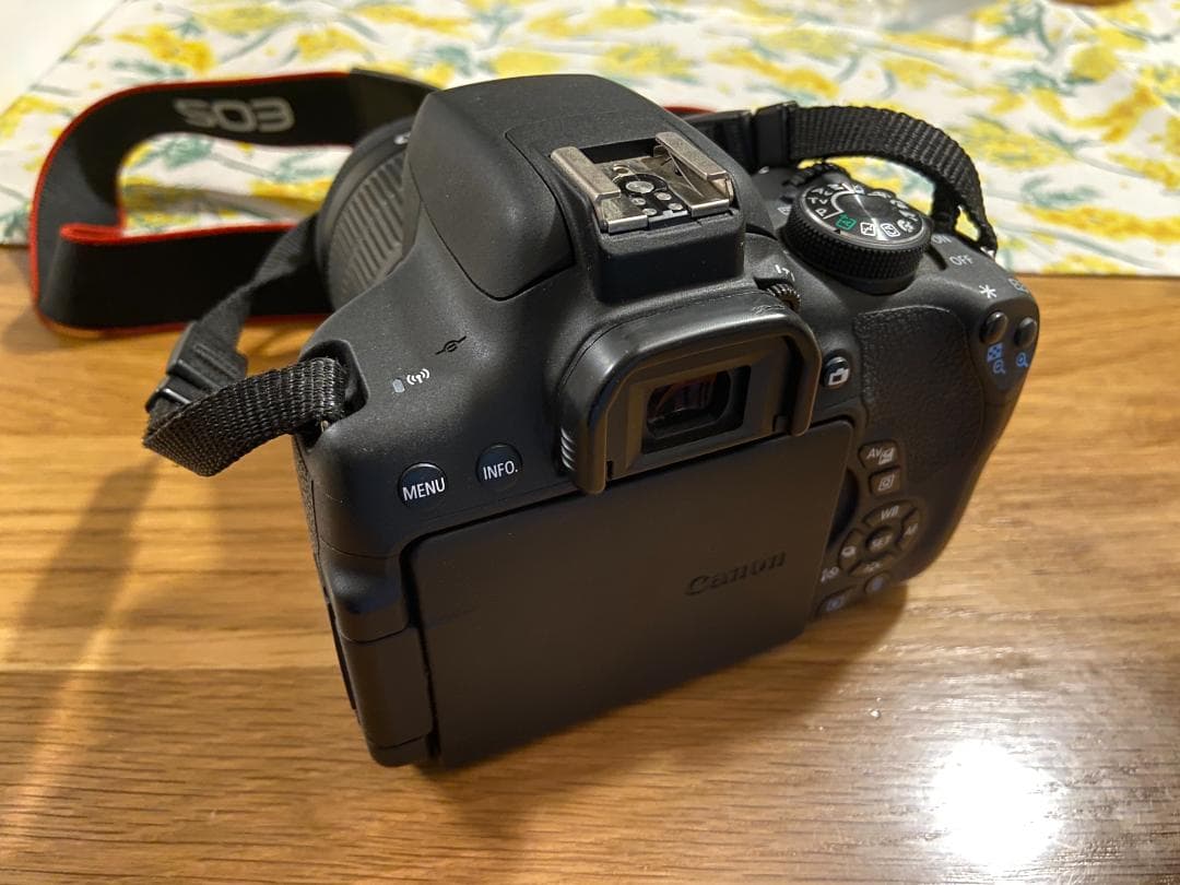 Canon kiss x8i ダブルレンズセット +追加レンズ