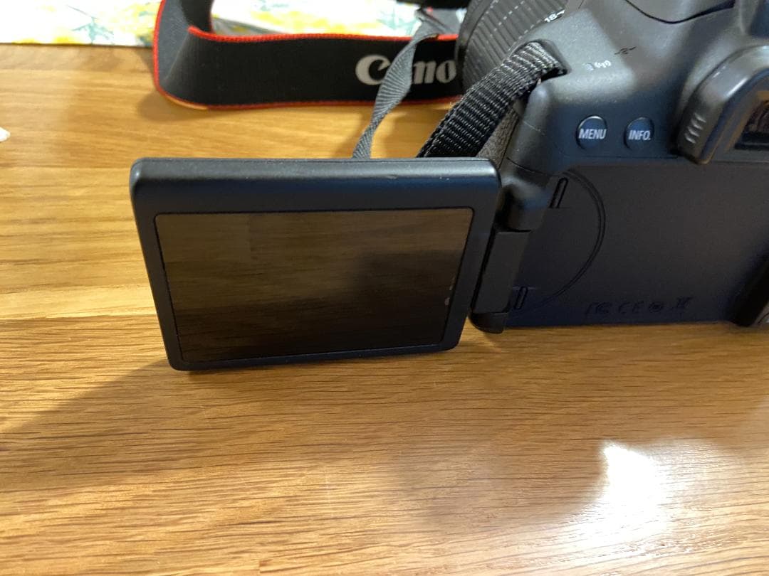 Canon kiss x8i ダブルレンズセット +追加レンズ