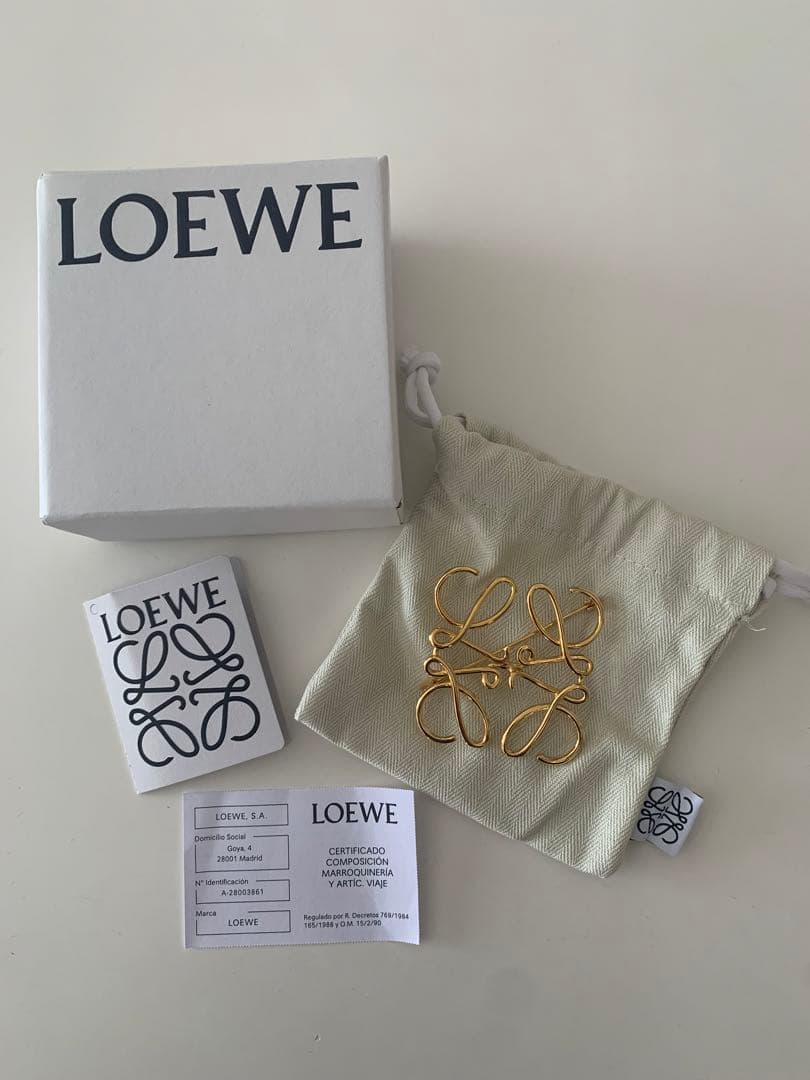 LOEWE ロエベ ブローチ アクセサリー