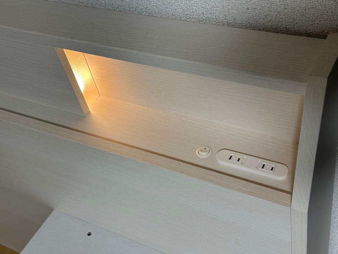 (直接引取のみです)ニトリ　ベッドフレーム　セミダブル　収納コンセントライト付き