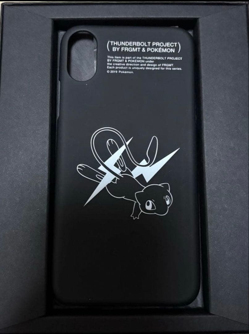 希少 FRAGMENT × POKÉMON ミュウ iPhoneケース