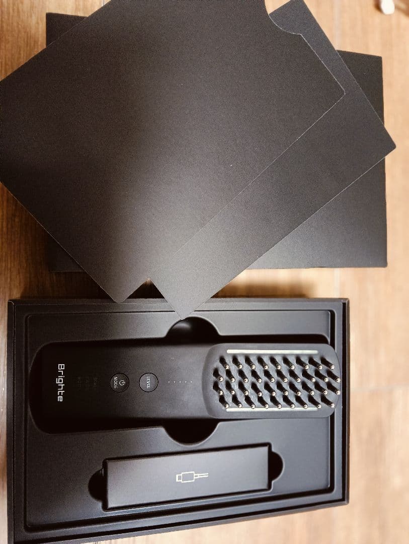 ＊Brighte ELEKIBRUSH 美顔器（説明書なし•ケーブル付／箱あり）