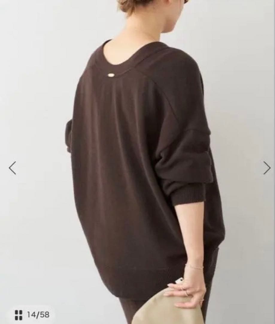 Deuxleme Class OLBIA Vネックプルオーバー