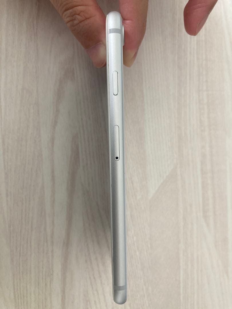 iPhone 8　64GB　simフリー