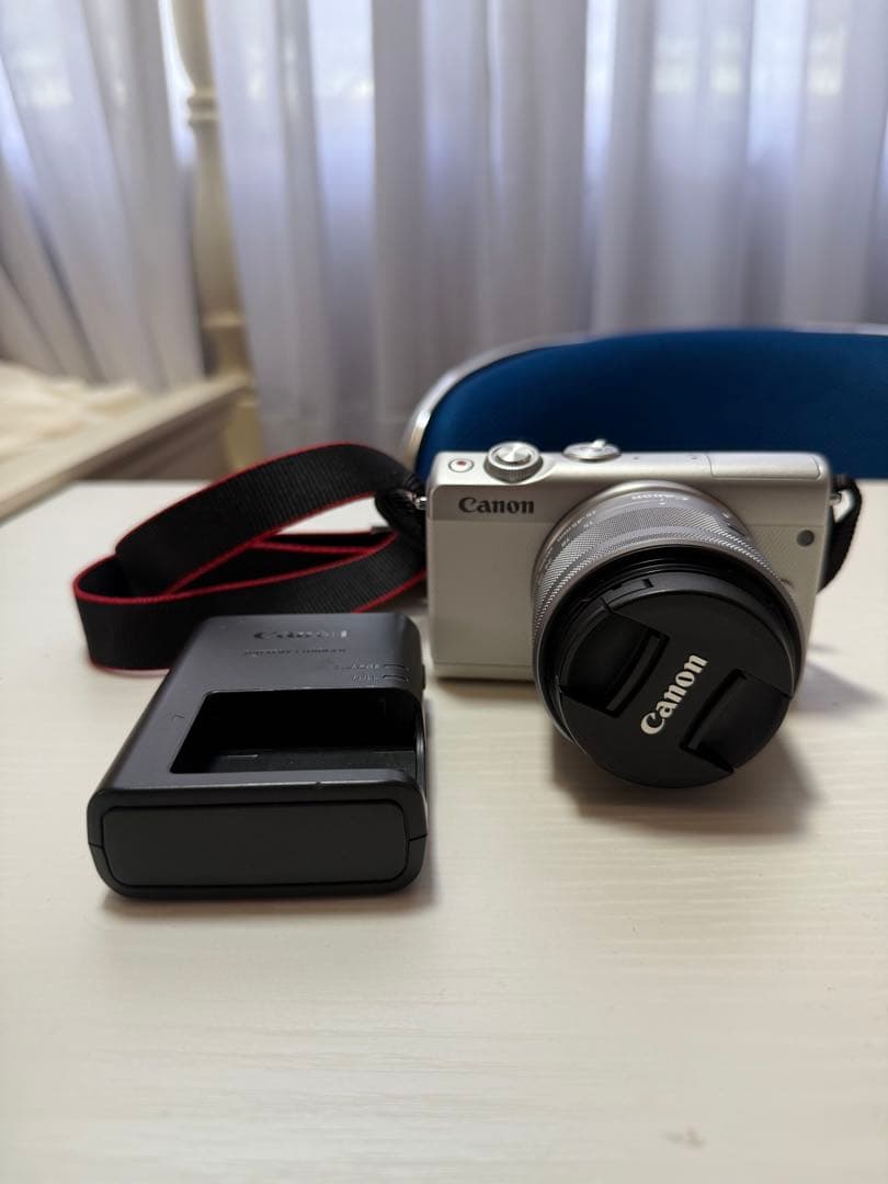 Canon ミラーレス一眼　EOS M100