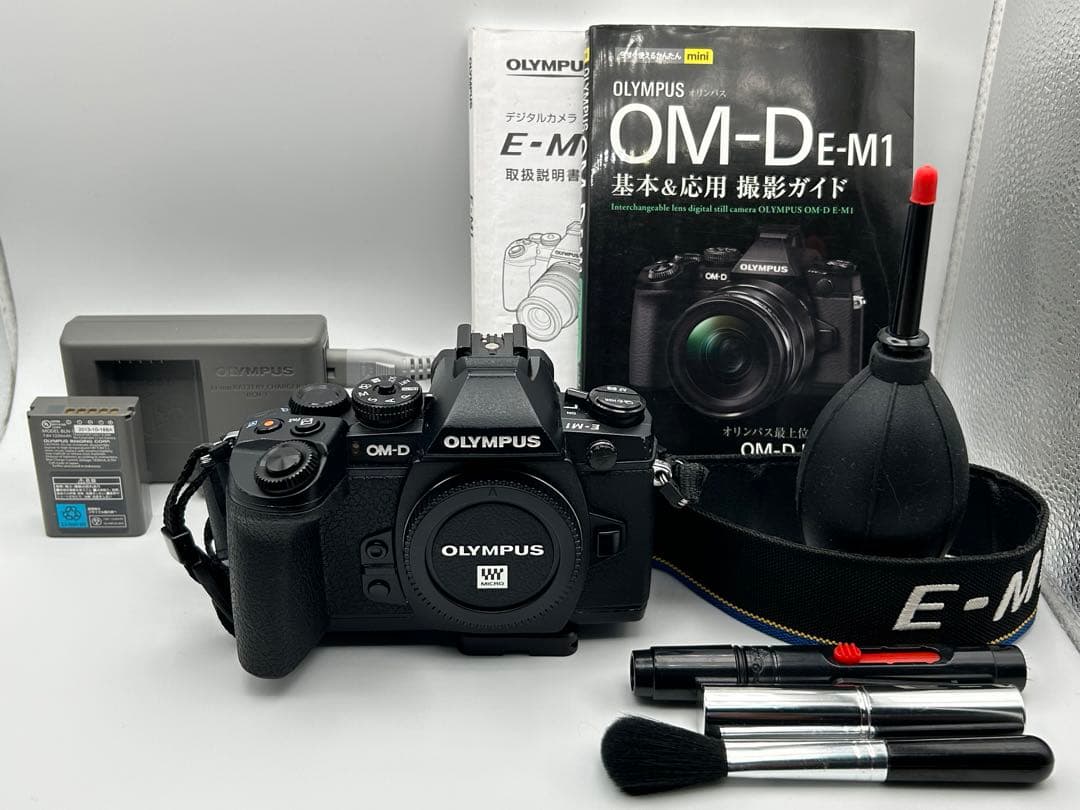 OLYMPUS OM-D E-M1 オリンパス カメラ 箱&付属品 リュック付き