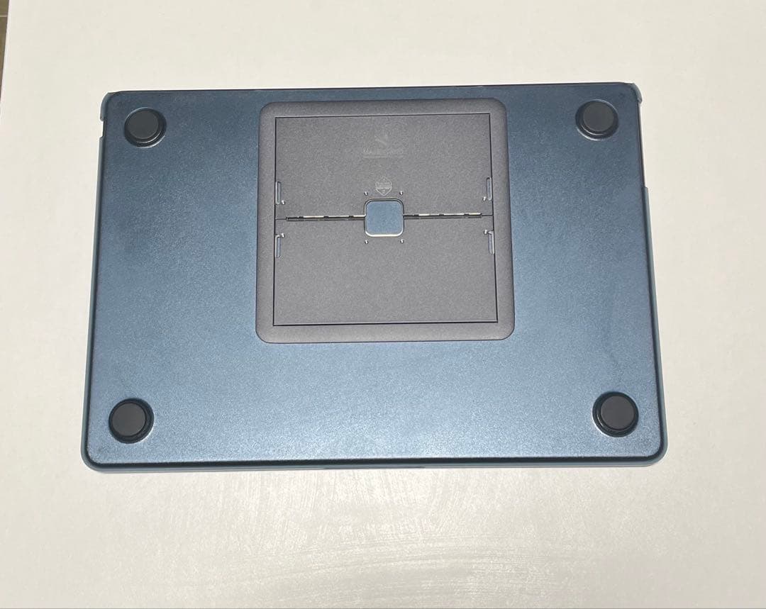 【良品】MacBook Air M2チップスペースグレーメモリ8GB/256GB