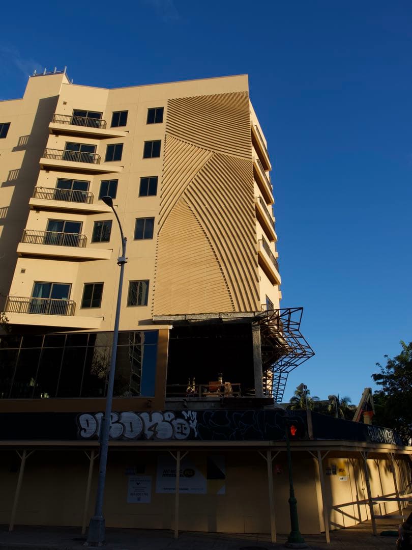 オリンパス OM-D E-M10 Mark4 & M.Zuiko Pro レンズ