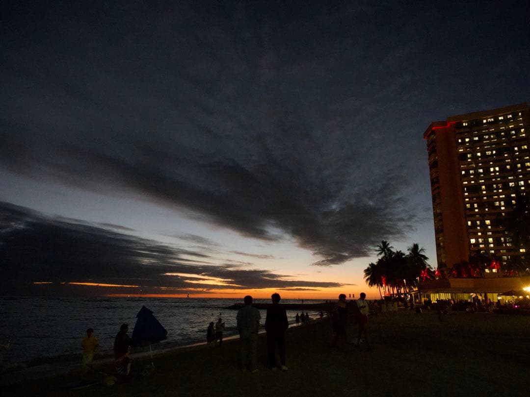 オリンパス OM-D E-M10 Mark4 & M.Zuiko Pro レンズ