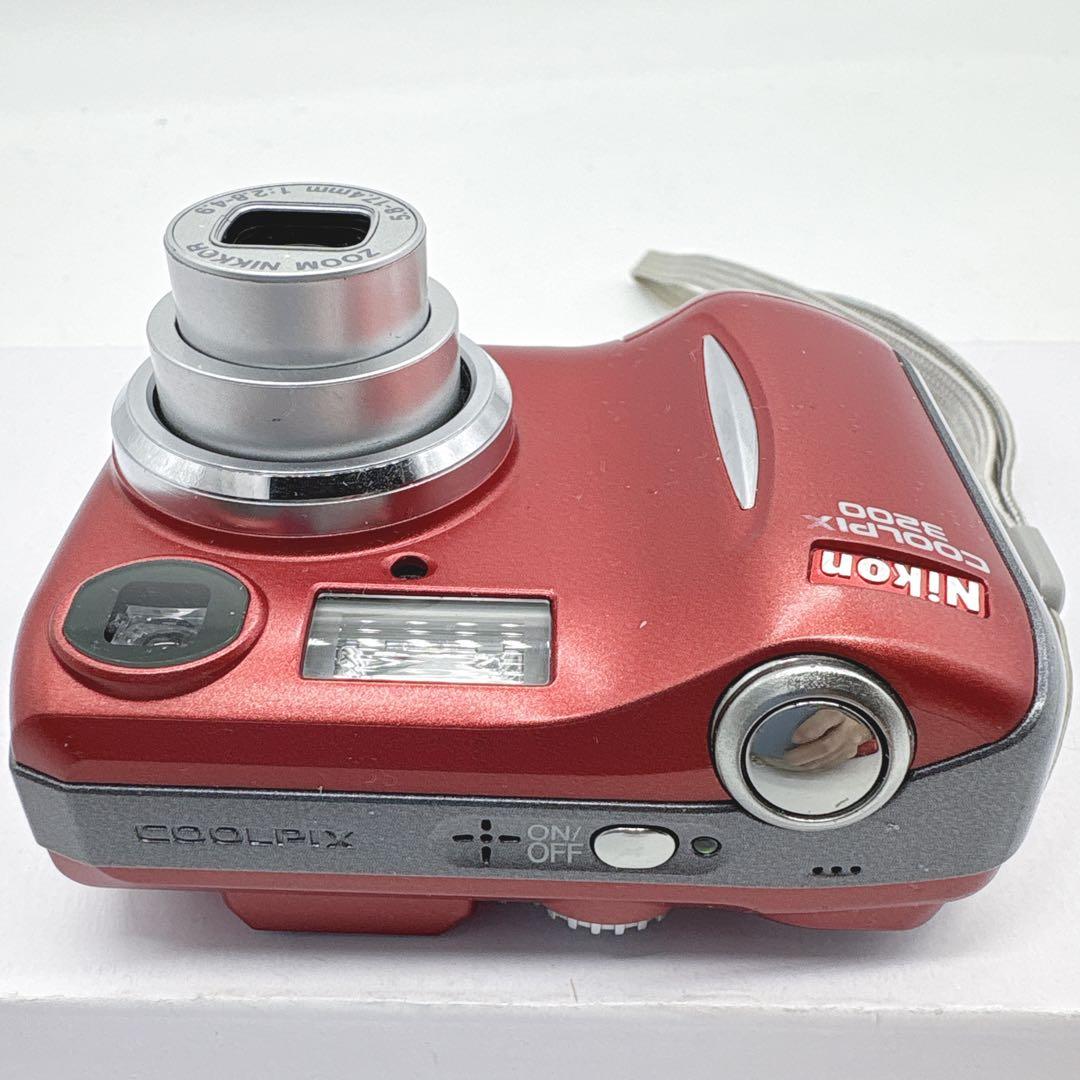 Nikon COOLPIX 3200 レッド　単三電池使用