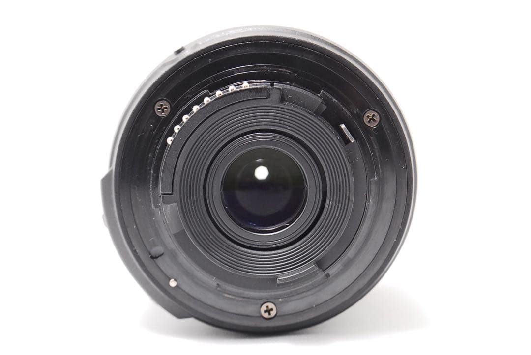 【使用回数僅少】美品 Nikon D5500 手ぶれ補正レンズ付き WiFi搭載