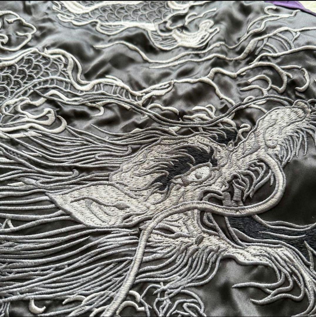【絡繰魂】スカジャン 大きいサイズ　6L 黒　ブラック　紫 龍　ドラゴン　刺繍