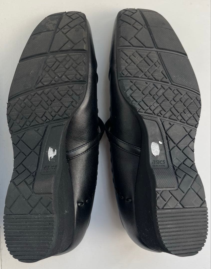 完売品　美品　アシックス　ペダラ　ストラップ　パンプス　レザー　黒　23㎝　EE