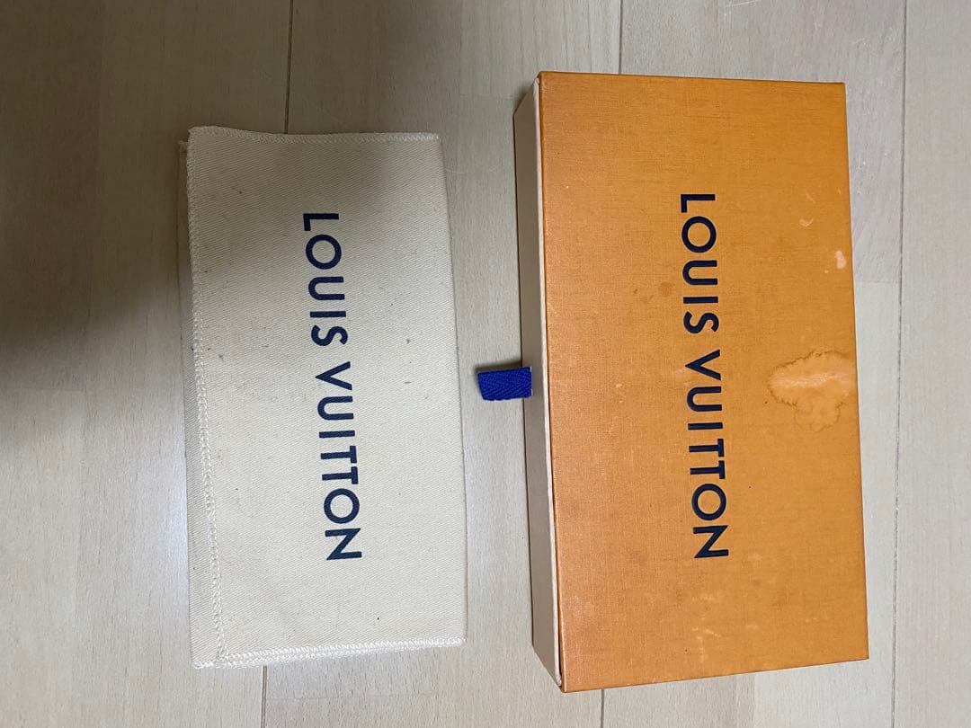 ルイヴィトンM69353ジャイアントモノグラムリバース ジッピーウォレット長財布