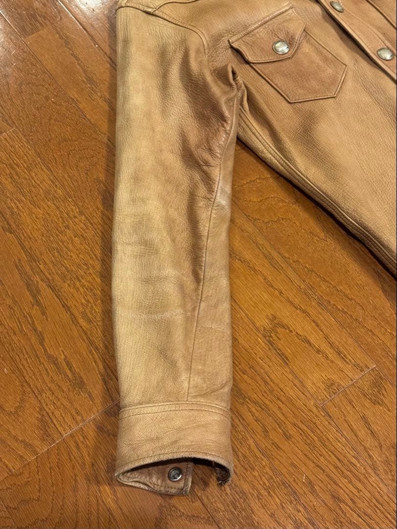 レッドムーンディアスキンシャツ