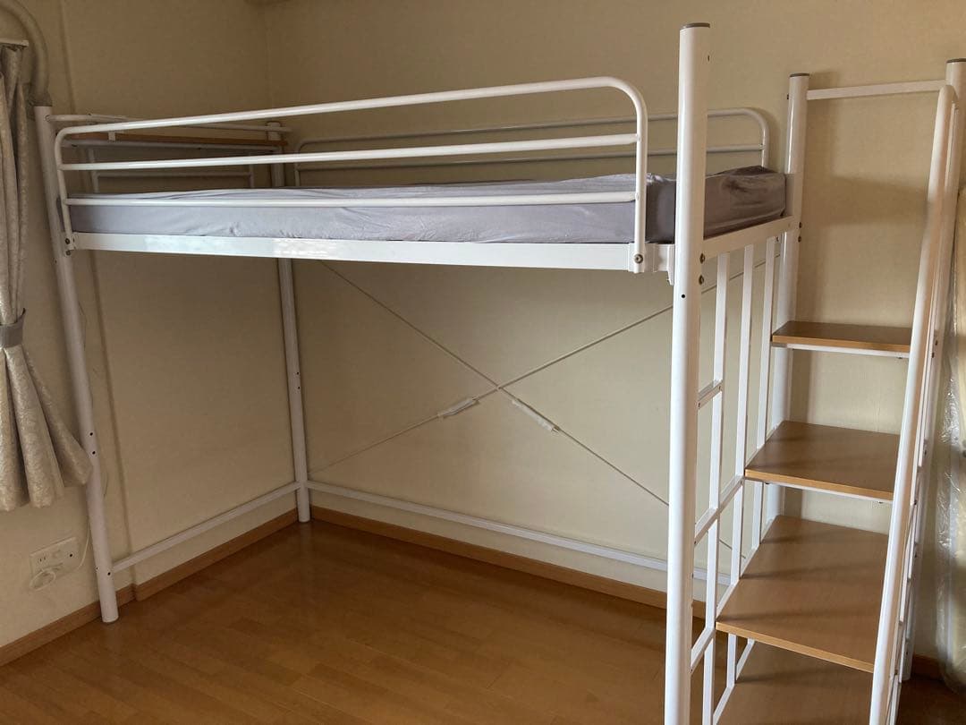 【歳末値下げ】ロフトベッド ホワイト マットレス付　取扱説明書付