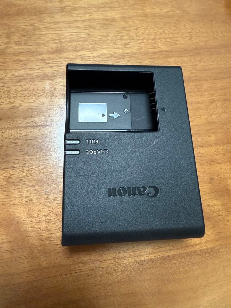 Canon EOS EOS R50 ダブルレンズキッド　ミラーレス一眼カメラ