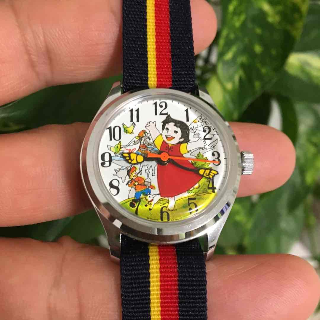 希少　レトロ　アルプスの少女ハイジ　　　　　　　　　　　　　　　腕時計（手巻き）