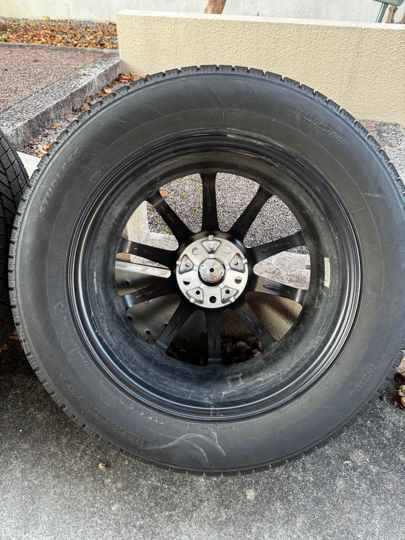 クラウンクロスオーバースタッドレス ブリヂストン VRX3 18インチ 送料込み