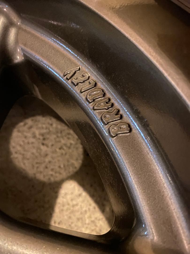 スタッドレスタイヤ　BRADLEY 16インチ4本　ジムニーシエラ　美品