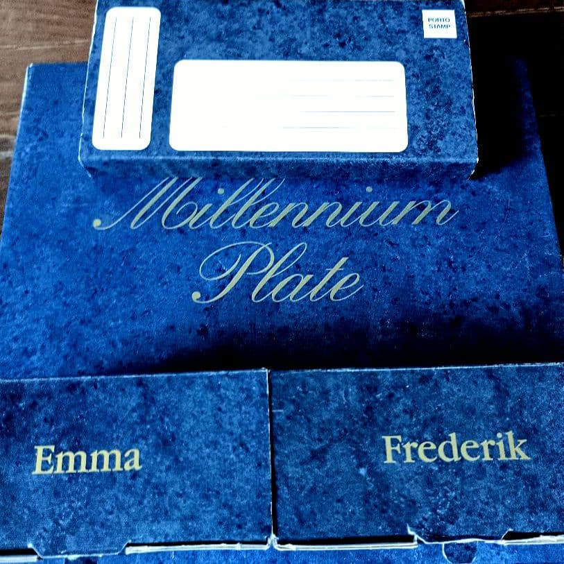   2000年記念プレートセット