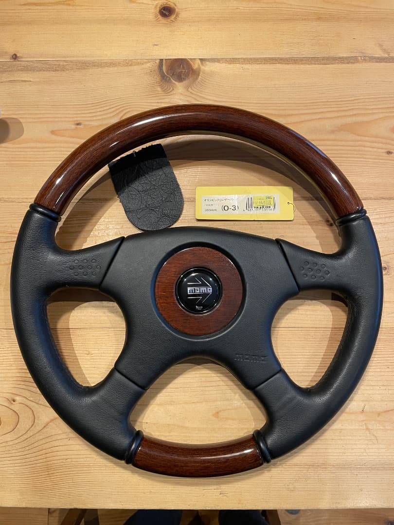 momo ステアリング オリンピック3 マホガニー 正規品
